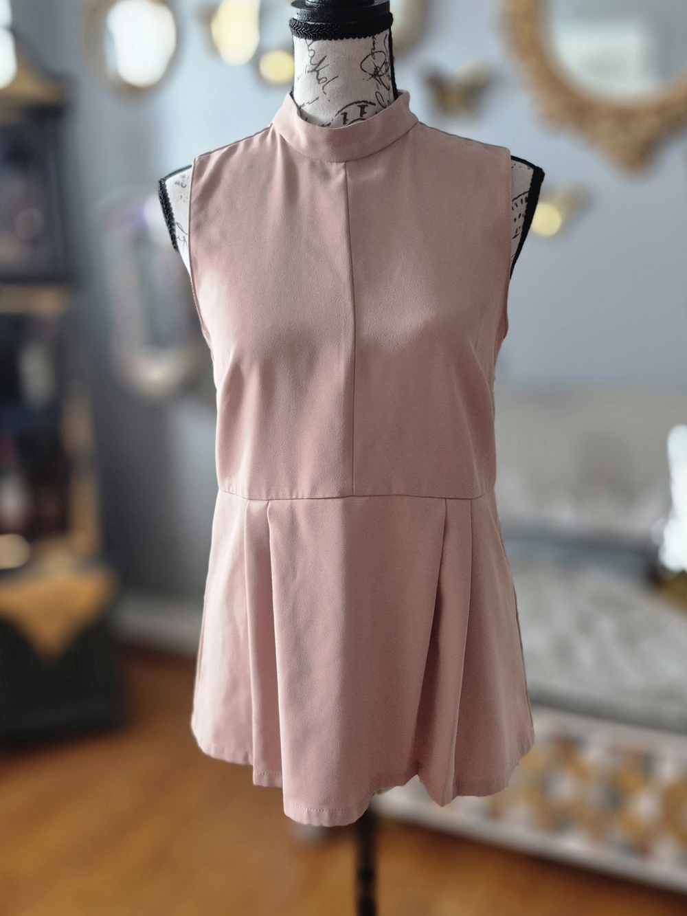 Ann Taylor Sleeveless Mock Neck Peplum Top in Dusty Rose XS